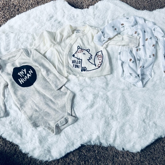 Newborn onesies - Picture 1 of 5